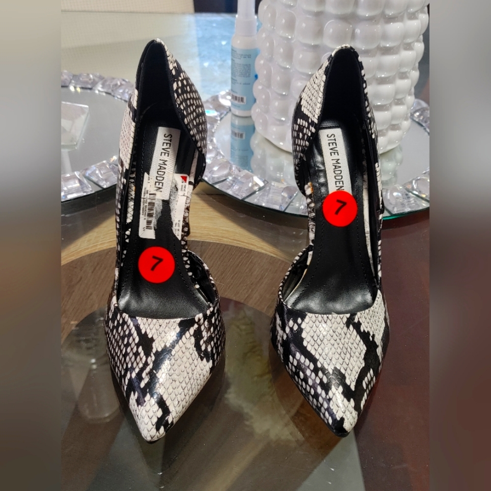 Women heel shoes